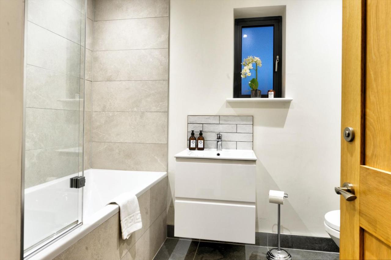 The Penthouse - Allocated Parking With City Views Ripon Extérieur photo