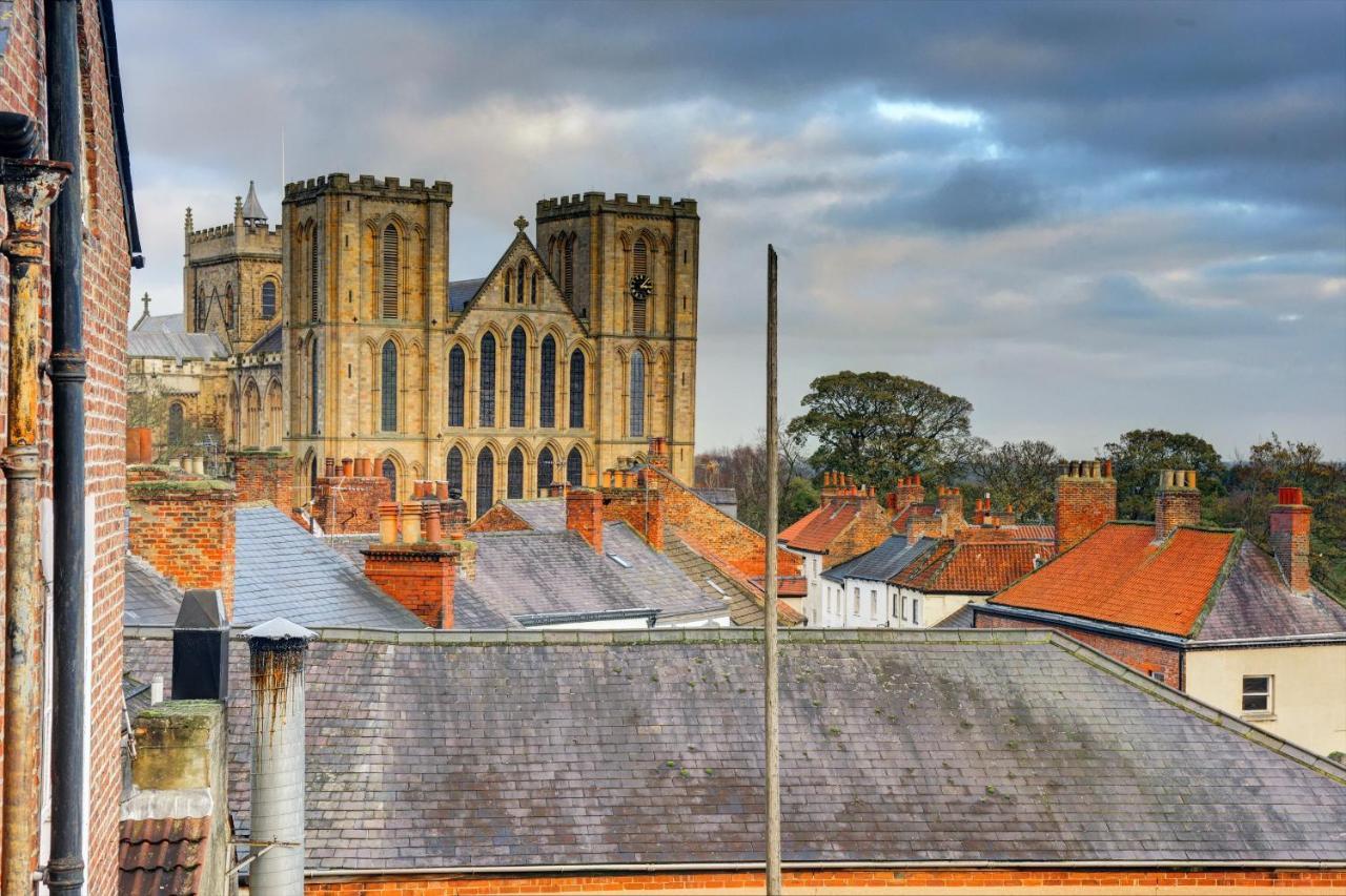 The Penthouse - Allocated Parking With City Views Ripon Extérieur photo